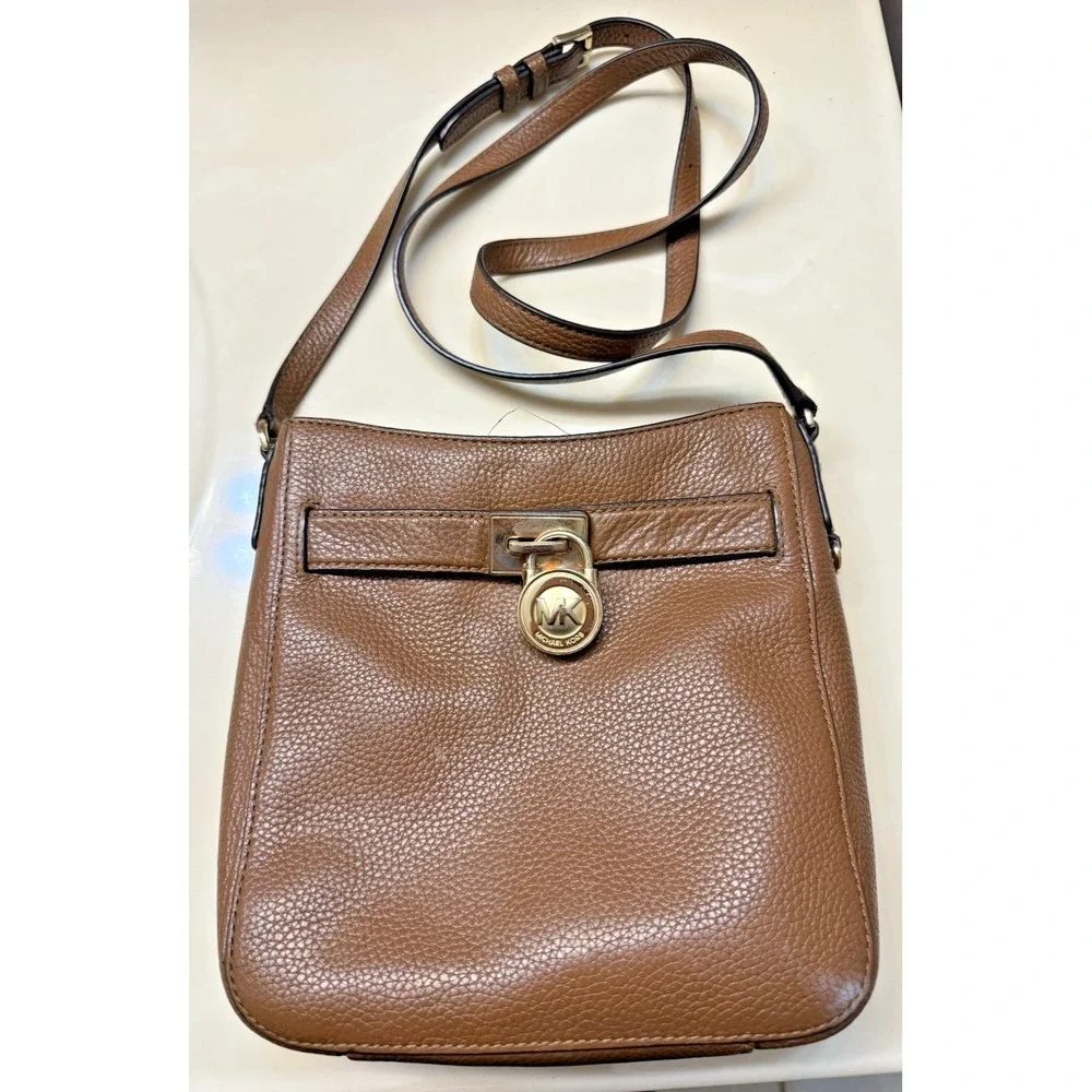 Michael KORS Tan Leather Crossbody Purse Signature Gold Buckle